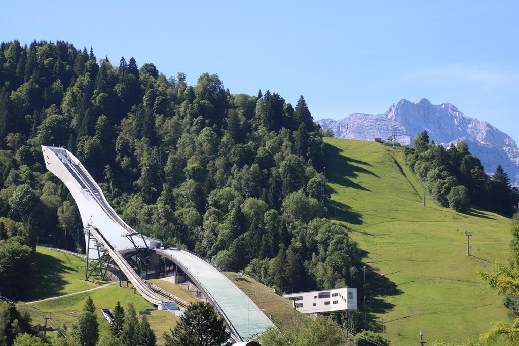 Alpen - Apartments Garmisch-Partenkirchen Exterior foto